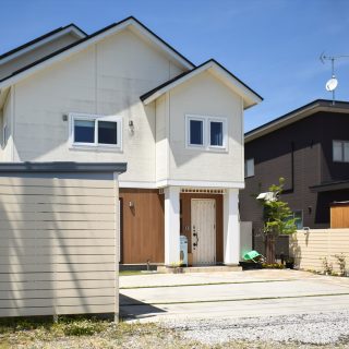 既存ガレージもフェンスで見えません